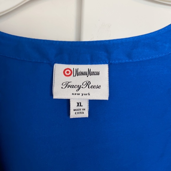 Beautiful sequenced top - Picture 2 of 4